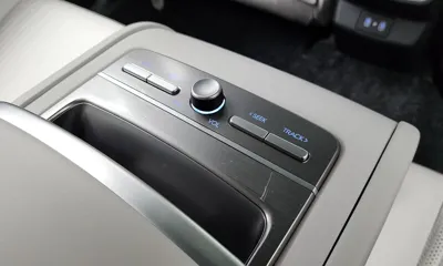 Hyundai Grandeur 2023, 47268 км, за 21465.14 USD - фото 36