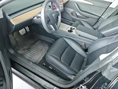 Tesla Model 3 2023, 38500 км, за 27276.09 USD - фото 15