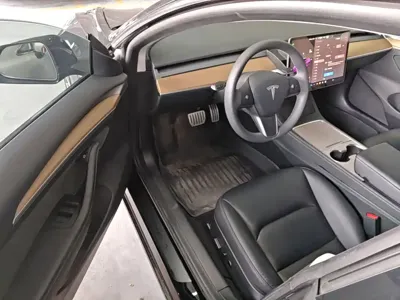Tesla Model 3 2023, 38500 км, за 27276.09 USD - фото 16