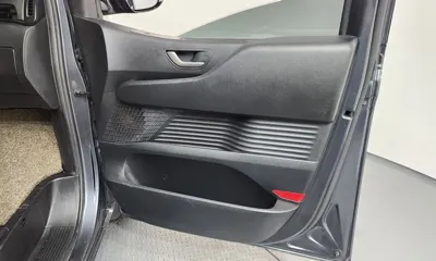 Hyundai Staria 2022, 113967 км, за 13022.81 USD - фото 25