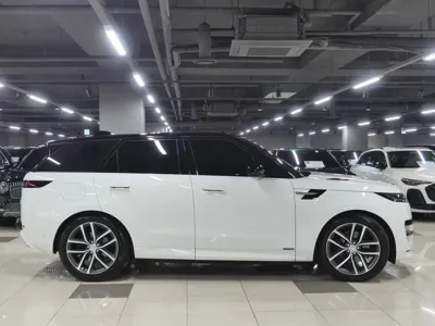 Land Rover Range Rover Sport 2023, 13700 км, за 85870.49 USD