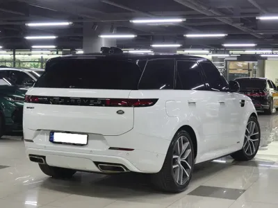 Land Rover Range Rover Sport 2023, 13700 км, за 85870.49 USD