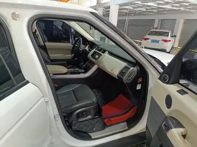 Land Rover Sport 2017, 120000 км, за 29051.85 USD