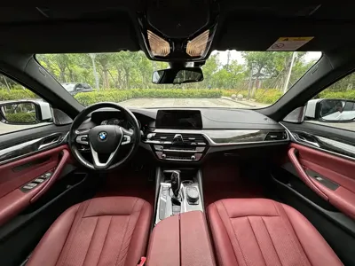 BMW 5 Series 2018, 120000 км, за 17039.1 USD