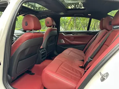 BMW 5 Series 2018, 120000 км, за 17039.1 USD