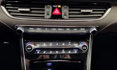 Hyundai Grandeur 2019, 40715 км, за 11774.67 USD - фото 10