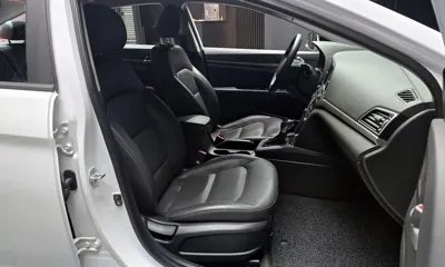 Hyundai Avante 2018, 121260 км, за 6336.31 USD - фото 12