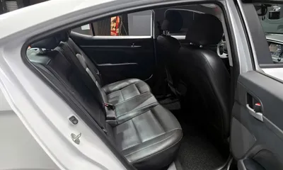Hyundai Avante 2018, 121260 км, за 6336.31 USD - фото 13