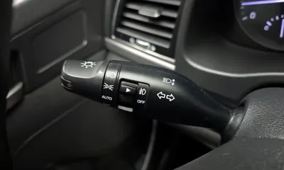 Hyundai Avante 2018, 121260 км, за 6336.31 USD - фото 17