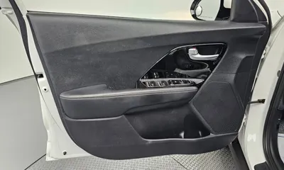 Kia Niro 2022, 111354 км, за 11636.22 USD - фото 24
