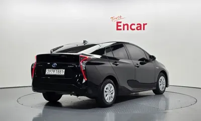 Toyota Prius 2018, 122878 км, за 8402.26 USD