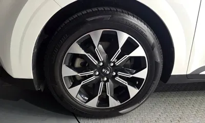 Kia Canival 2021, 81175 км, за 14983.72 USD