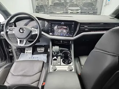 Volkswagen Touareg 2020, 80333 км, за 29210.98 USD - фото 7