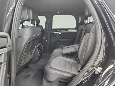 Volkswagen Touareg 2020, 80333 км, за 29210.98 USD - фото 12