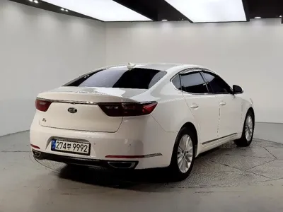 Kia K7 2017, 300000 км, за 2925.08 USD