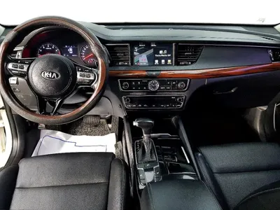 Kia K7 2017, 300000 км, за 2925.08 USD