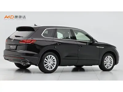 Volkswagen Touareg 2021, 62000 км, за 32857.39 USD