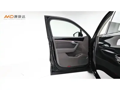 Volkswagen Touareg 2021, 62000 км, за 32857.39 USD - фото 10