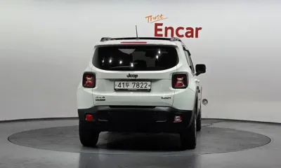 Jeep Renegade 2015, 70519 км, за 5616.12 USD