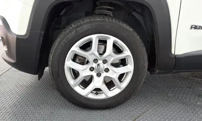 Jeep Renegade 2015, 70519 км, за 5616.12 USD