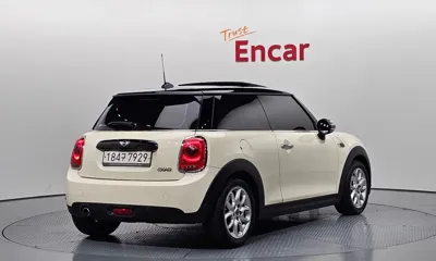 MINI Cooper 2018, 53449 км, за 8861.76 USD