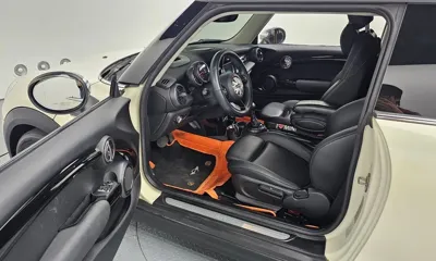 MINI Cooper 2018, 53449 км, за 8861.76 USD - фото 10