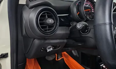 MINI Cooper 2018, 53449 км, за 8861.76 USD - фото 26