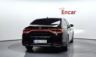 Hyundai Grandeur 2018, 122216 км, за 10083.28 USD