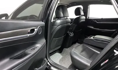 Hyundai Grandeur 2018, 122216 км, за 10076.05 USD - фото 11