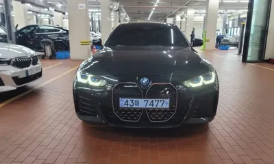 BMW i4 2024, 32900 км, за 32503.4 USD