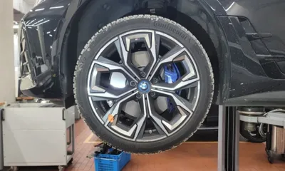 BMW i4 2024, 32900 км, за 32503.4 USD