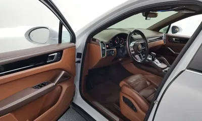 Porsche Cayenne 2022, 49871 км, за 52542.02 USD - фото 10