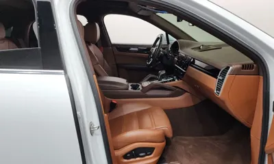 Porsche Cayenne 2022, 49871 км, за 52542.02 USD - фото 11