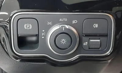Mercedes-Benz CLA-Class 2023, 41742 км, за 25099.32 USD - фото 18