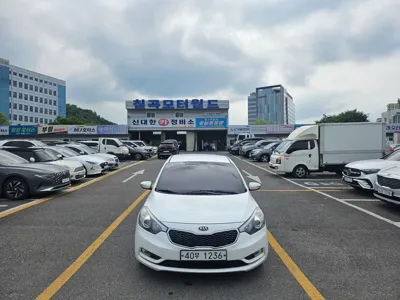 Kia K3 · 2015 год