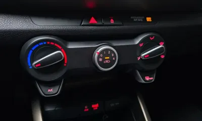 Kia Stonic 2018, 150341 км, за 5244.85 USD - фото 18