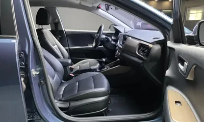 Kia Stonic 2018, 150341 км, за 5244.85 USD - фото 26