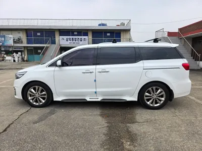 Kia Canival 2018, 187362 км, за 8400.07 USD