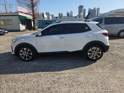 Kia Stonic 2020, 70333 км, за 9051.24 USD