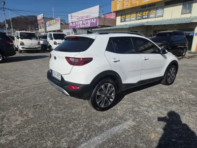 Kia Stonic 2020, 70333 км, за 9051.24 USD