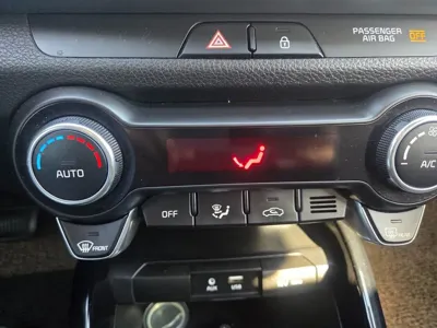 Kia Stonic 2020, 70333 км, за 9051.24 USD - фото 17
