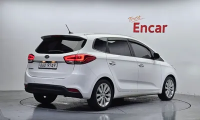 Kia Carens 2014, 132991 км, за 4688.41 USD