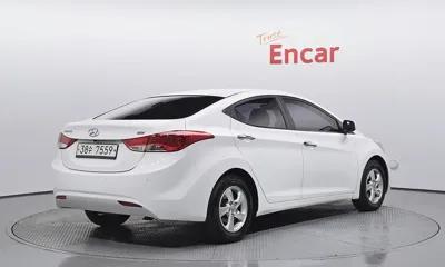 Hyundai Avante 2013, 89997 км, за 3481.34 USD