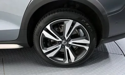 Volvo V60 2021, 52047 км, за 18970.72 USD
