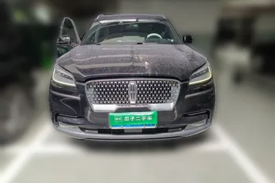 Lincoln Aviator 2020, 109200 км, за 28309 USD