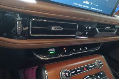 Lincoln Aviator 2020, 109200 км, за 28309 USD - фото 11