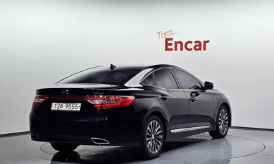 Hyundai Grandeur 2014, 150125 км, за 4228.61 USD