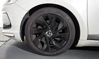 Citroen-DS DS5 2013, 79648 км, за 5894.03 USD