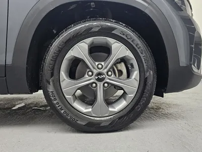Kia Seltos 2024, 35501 км, за 24637.58 USD
