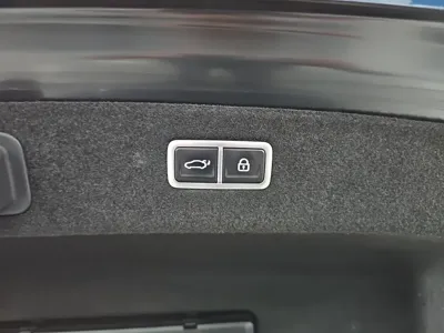 Genesis G90 2022, 59118 км, за 50055.24 USD - фото 20